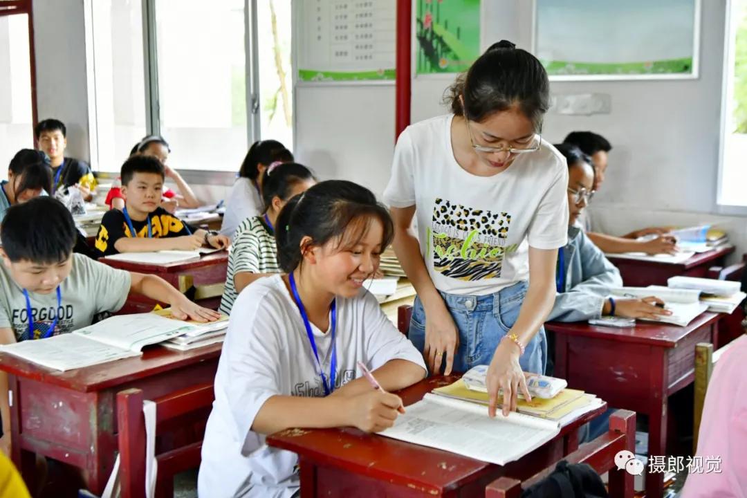 青山绿水好风光有情之人不孤单是什么生肖精选解析、解释与落实、实时解答解释落实